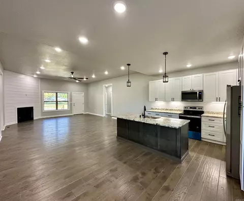 485 E Olive St, Melbourne, AR 72556 photo 2