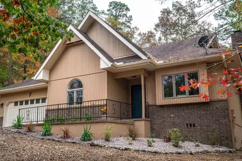 7 Gorrion Ln, Hot Springs Village, AR 71909