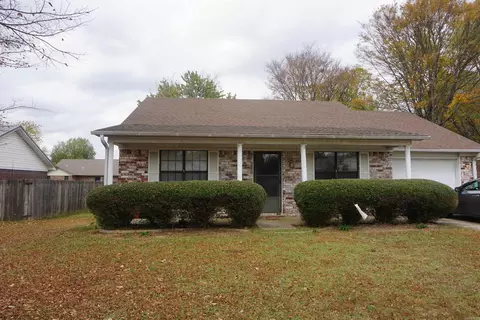 80 Hartwell Cir, Searcy, AR 72143