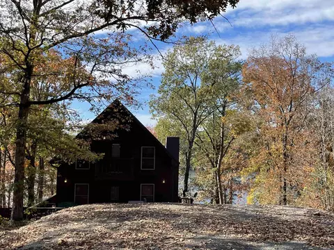 195 Narrows Dr, Greers Ferry, AR 72067
