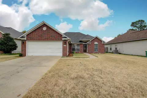 35 Westfield Ct, Little Rock, AR 72210