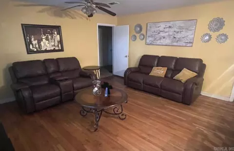 2906 Edgewood Dr, Pine Bluff, AR 71603 photo 2