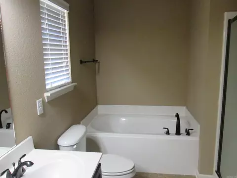Bath - 95 Earnhardt Cir, Cabot, AR 72023 photo 2 of 6