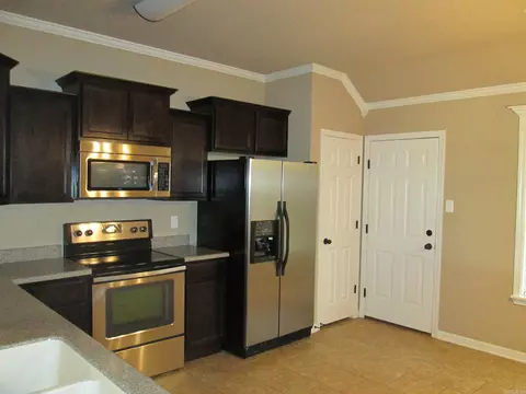 Kitchen - 95 Earnhardt Cir, Cabot, AR 72023 photo 2 of 4
