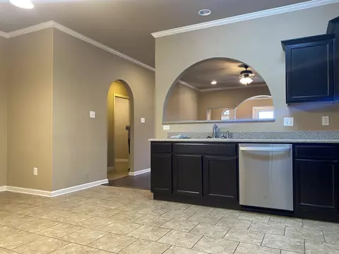 Kitchen - 95 Earnhardt Cir, Cabot, AR 72023 photo 3 of 4