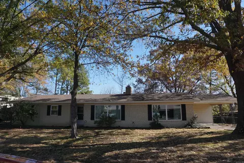 1400 Magee Dr, Searcy, AR 72143