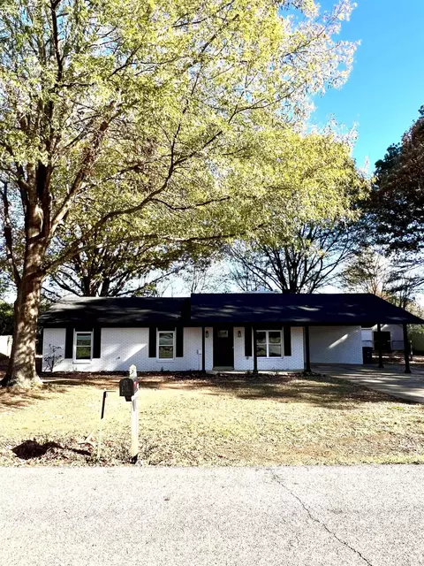 1408 Magee Dr, Searcy, AR 72143