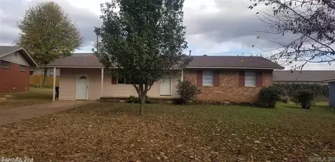 110 Maryella Dr, Searcy, AR 72143