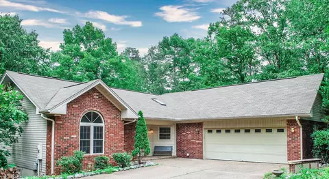 31 Almendra Ln, Hot Springs Village, AR 71909
