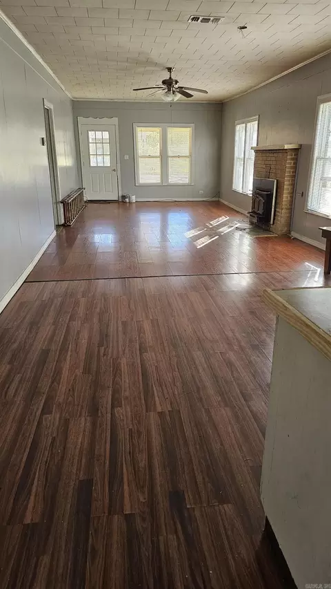 713 E Pine St, Gurdon, AR 71743 photo 8