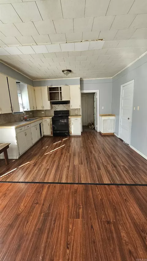 713 E Pine St, Gurdon, AR 71743 photo 11