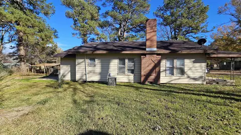 713 E Pine St, Gurdon, AR 71743 photo 3