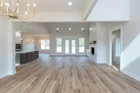 Dining - 46 Mckaskle Cv, Greenbrier, AR 72058 photo 1 of 3