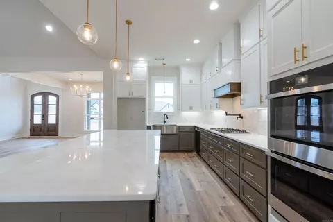 Kitchen - 46 Mckaskle Cv, Greenbrier, AR 72058 photo 2 of 7