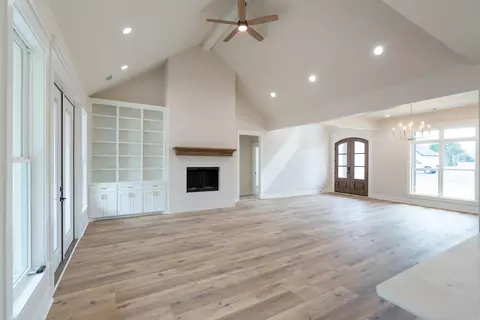 Living - 46 Mckaskle Cv, Greenbrier, AR 72058 photo 3 of 5