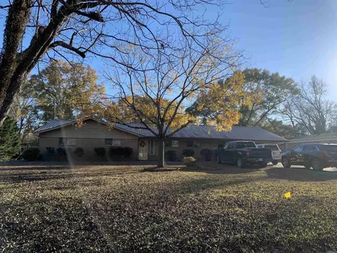 614 E Cedar St, Warren, AR 71671 photo 2