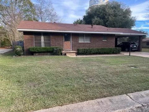 2308 Carson Cir, Magnolia, AR 71753
