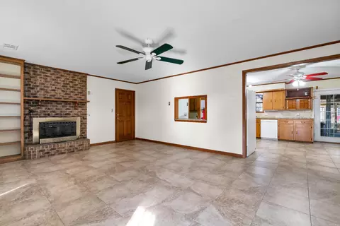 215 W Dickson St, Murfreesboro, AR 71958 photo 4