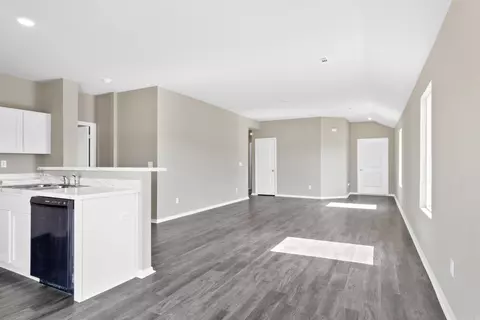 Living - 4503 Olympic Dr, Benton, AR 72019 photo 3 of 5