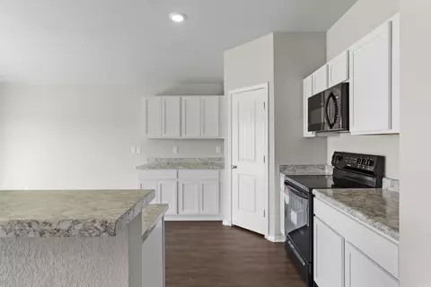 Kitchen - 4519 Olympic Dr, Benton, AR 72019 photo 3 of 4