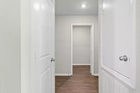 Entry Way - 4519 Olympic Dr, Benton, AR 72019 photo 2 of 2