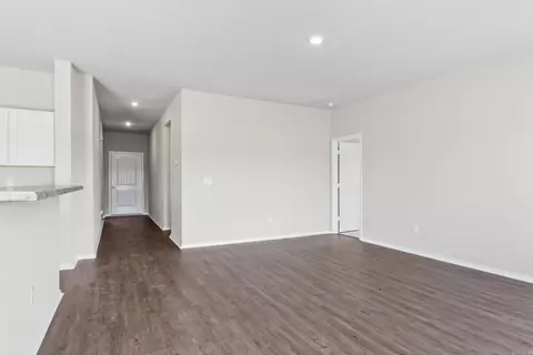 Living - 4519 Olympic Dr, Benton, AR 72019 photo 1 of 2