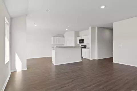 Living - 4519 Olympic Dr, Benton, AR 72019 photo 2 of 2