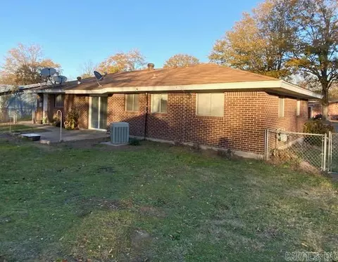 1204 Berkshire St, Pine Bluff, AR 71601 photo 6