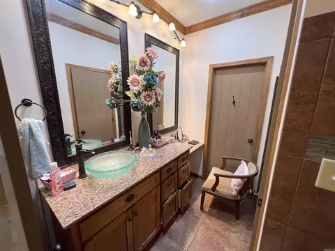 Bath - 7416 Camden Cutoff Rd, Pine Bluff, AR 71603 photo 3 of 3