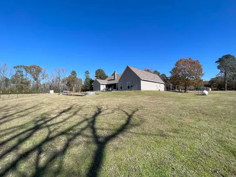 Exterior - 7416 Camden Cutoff Rd, Pine Bluff, AR 71603 photo 6 of 7