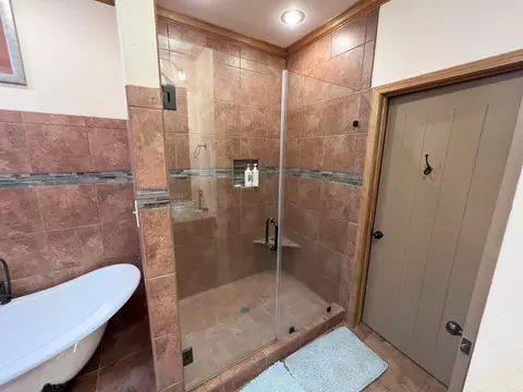 Bath - 7416 Camden Cutoff Rd, Pine Bluff, AR 71603 photo 2 of 3