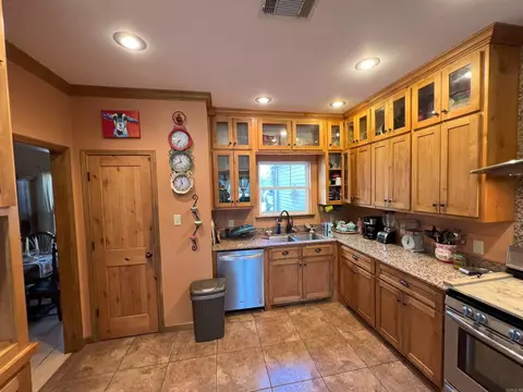 Kitchen - 7416 Camden Cutoff Rd, Pine Bluff, AR 71603 photo 2 of 2