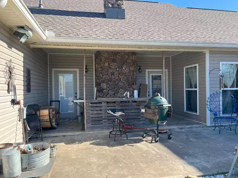 Exterior - 7416 Camden Cutoff Rd, Pine Bluff, AR 71603 photo 4 of 7
