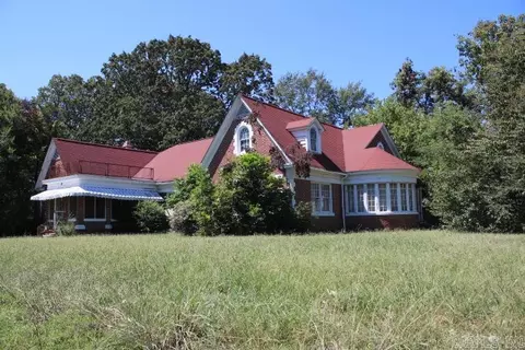 235 Linden Cir, Pine Bluff, AR 71603 photo 1