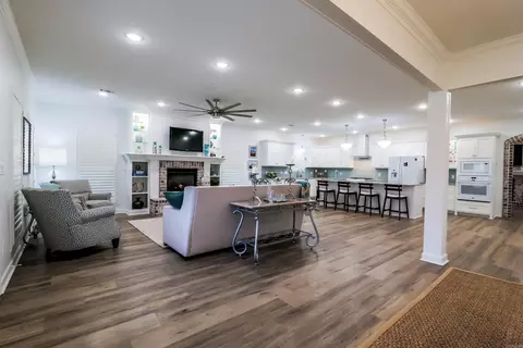 Living - 119 Williamsburg Rd, Walnut Ridge, AR 72476 photo 6 of 10