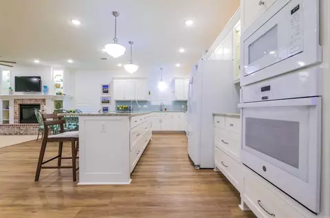 Kitchen - 119 Williamsburg Rd, Walnut Ridge, AR 72476 photo 2 of 6