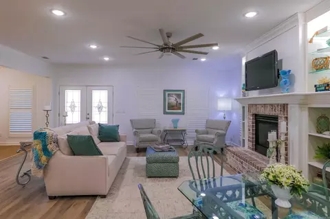 Living - 119 Williamsburg Rd, Walnut Ridge, AR 72476 photo 4 of 10