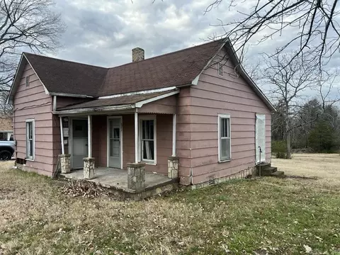 821 3rd St, Imboden, AR 72434