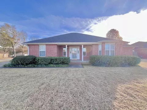 2301 Normandy Ln, Searcy, AR 72143