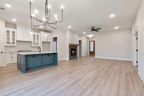 Dining - 1865 Iris Cv, Conway, AR 72034 photo 2 of 2