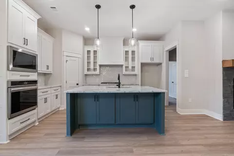 Kitchen - 1865 Iris Cv, Conway, AR 72034 photo 1 of 7