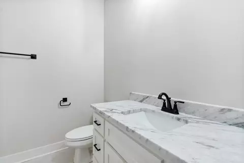 Bath - 1865 Iris Cv, Conway, AR 72034 photo 1 of 5