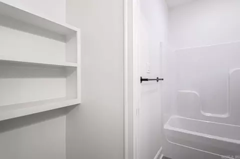 Bath - 5027 Springwood Cir, Bryant, AR 72022 photo 6 of 6