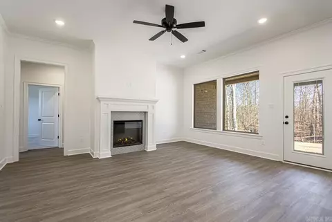 Living - 5027 Springwood Cir, Bryant, AR 72022 photo 2 of 3