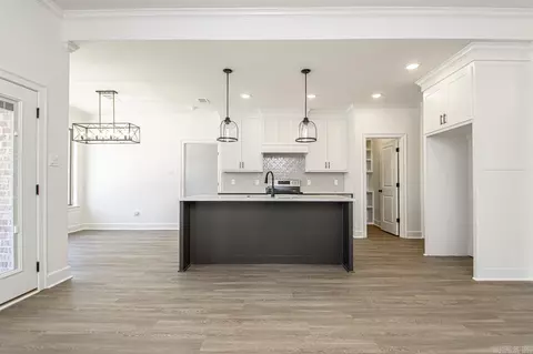 Kitchen - 5027 Springwood Cir, Bryant, AR 72022 photo 1 of 6