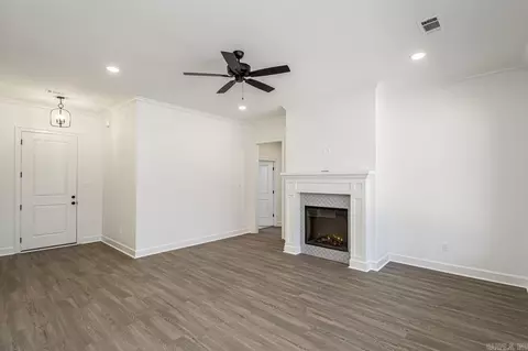 Living - 5027 Springwood Cir, Bryant, AR 72022 photo 1 of 3
