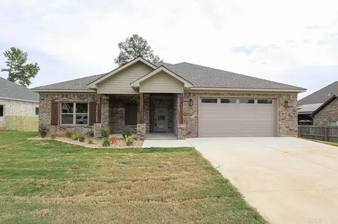 105 Grant Dr, Bryant, AR 72022 photo 1