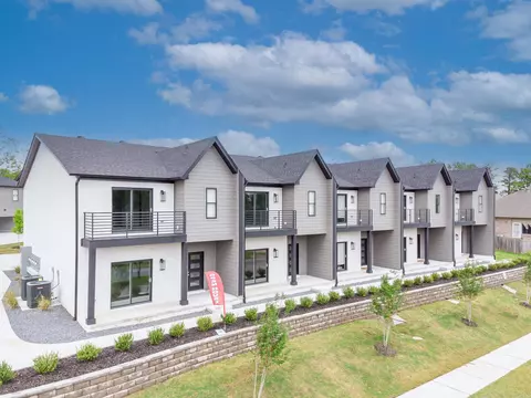 225 Country Club Pkwy #44, Maumelle, AR 72113