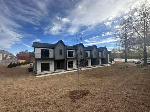 225 Country Club Pkwy #60, Maumelle, AR 72113