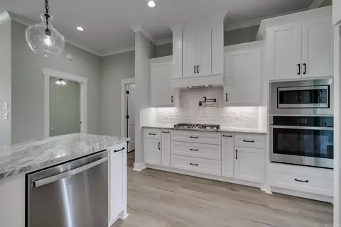 2460 Medlock, Conway, AR 72034 photo 9